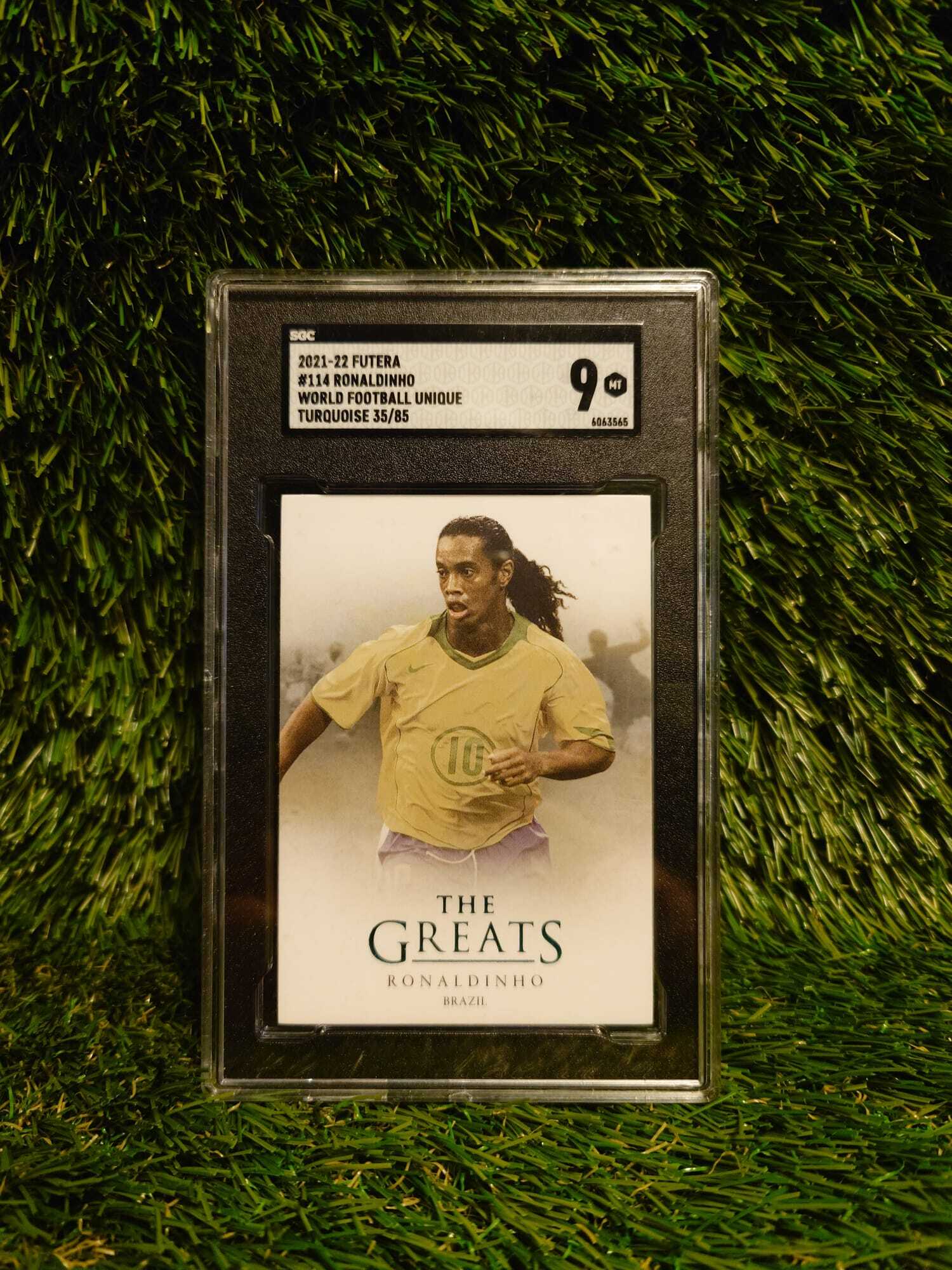 Ronaldinho 2021-2022 Futera Unique Turquoise /85 card graded SGC 9