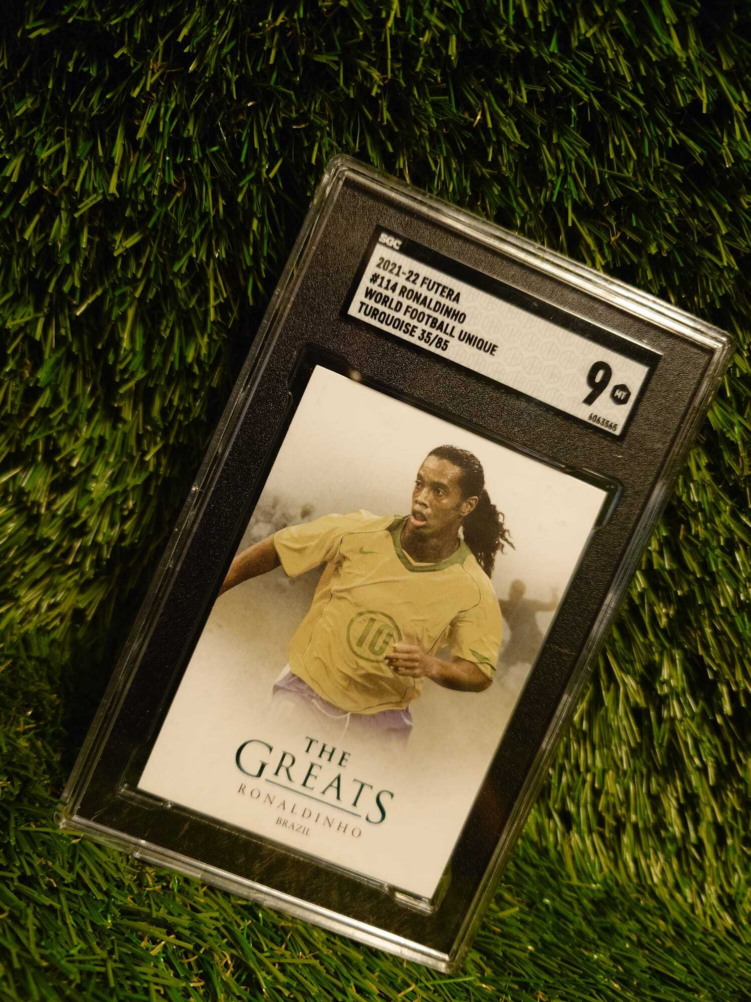 Ronaldinho 2021-2022 Futera Unique Turquoise /85 card graded SGC 9